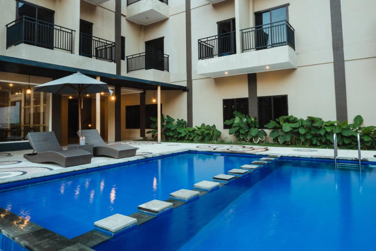 Panfila Hotel Kuta  Exteriör bild