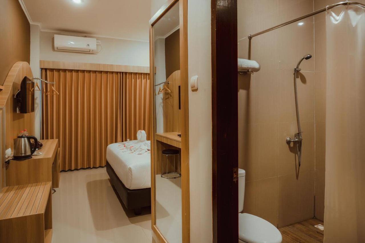 Panfila Hotel Kuta  Exteriör bild