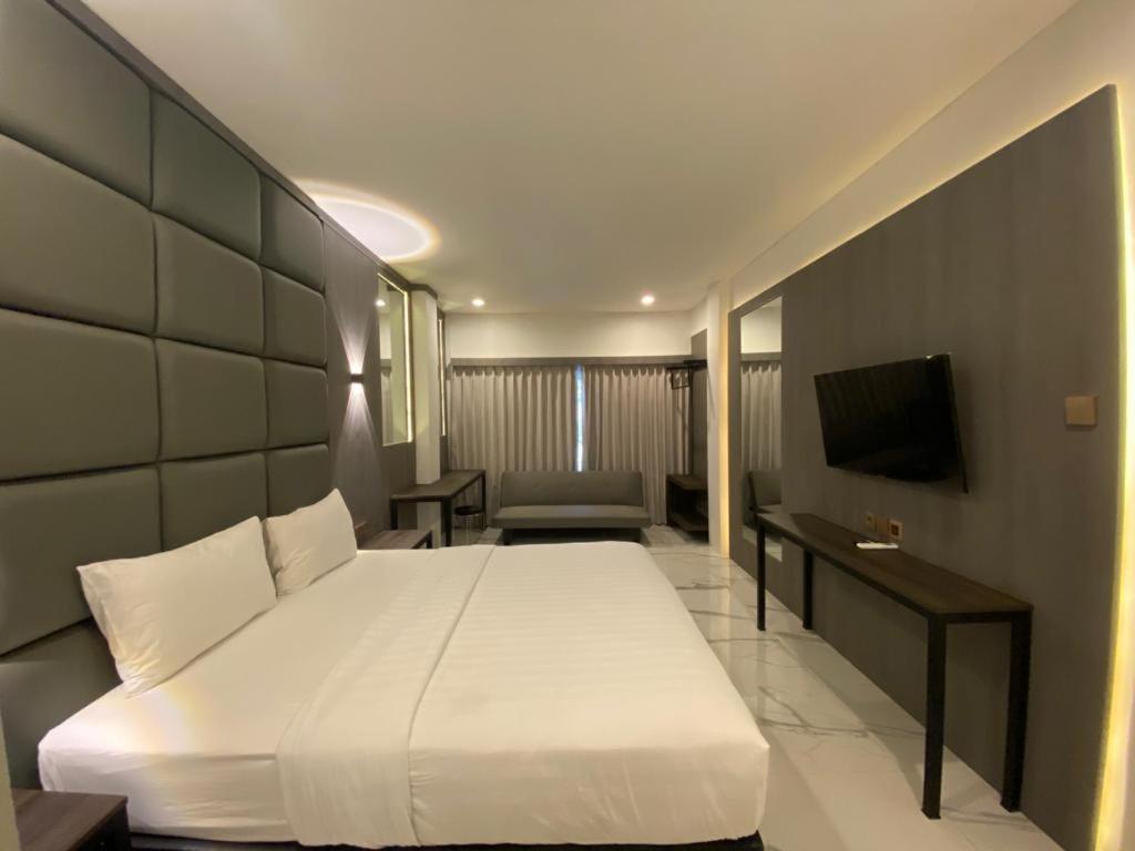 Panfila Hotel Kuta  Exteriör bild